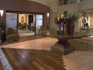 Lobby/Concierge